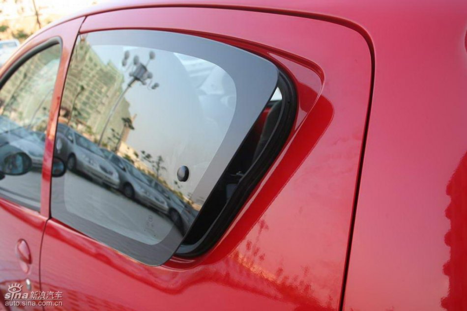 比亚迪F0外观图