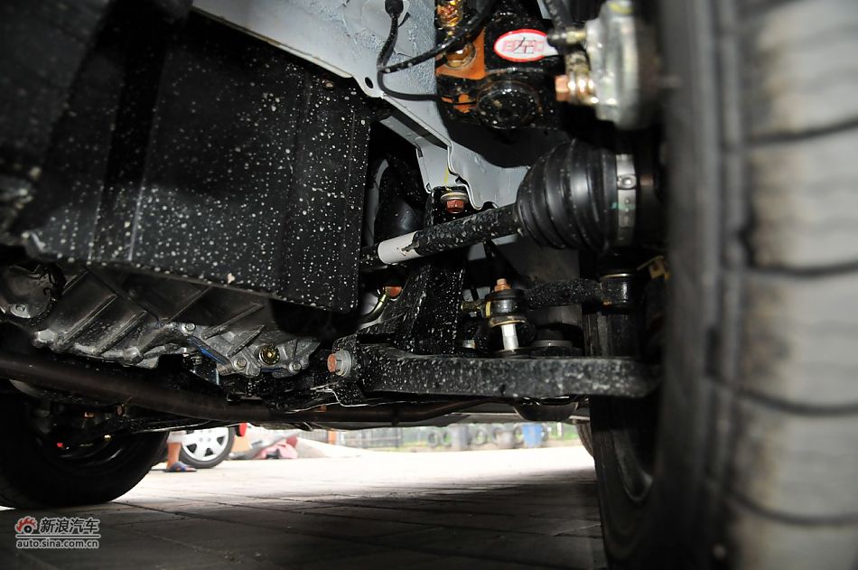 2011款比亚迪F0尚酷爱国版1.0L悦酷型