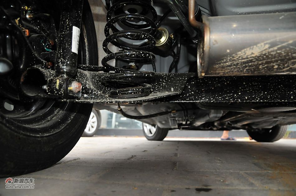 2011款比亚迪F0尚酷爱国版1.0L悦酷型