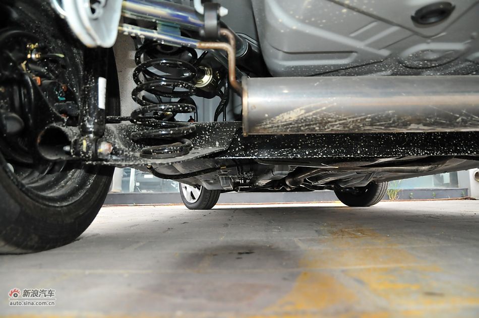 2011款比亚迪F0尚酷爱国版1.0L悦酷型