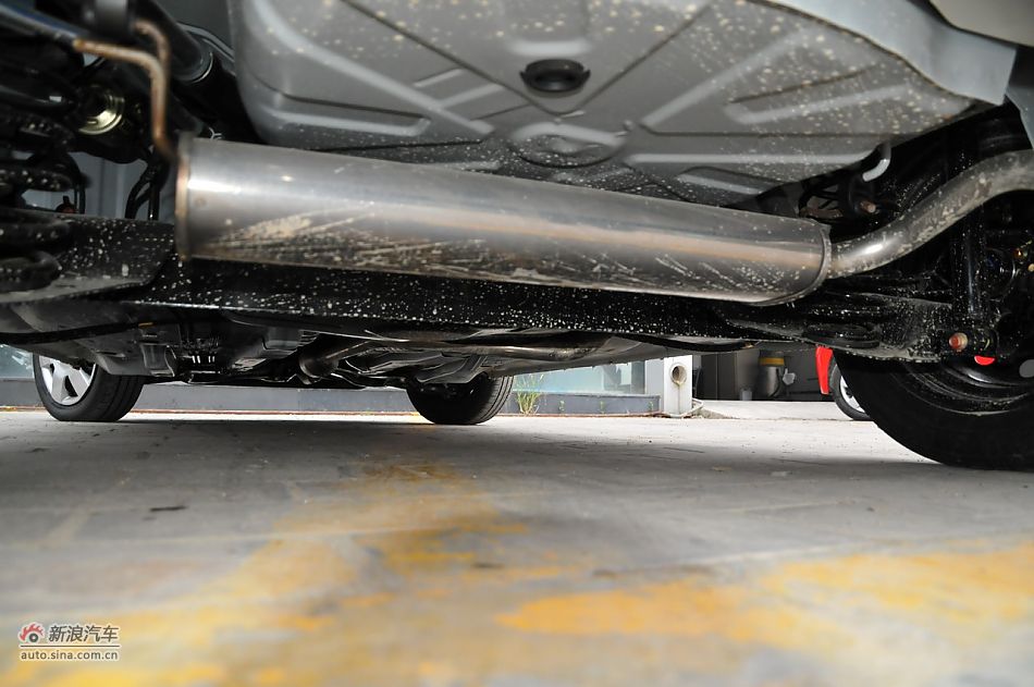 2011款比亚迪F0尚酷爱国版1.0L悦酷型