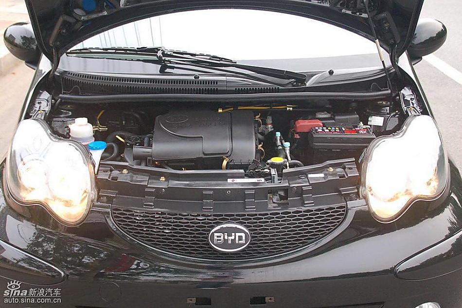 比亚迪F0到店实拍与街头实拍发动机及细节