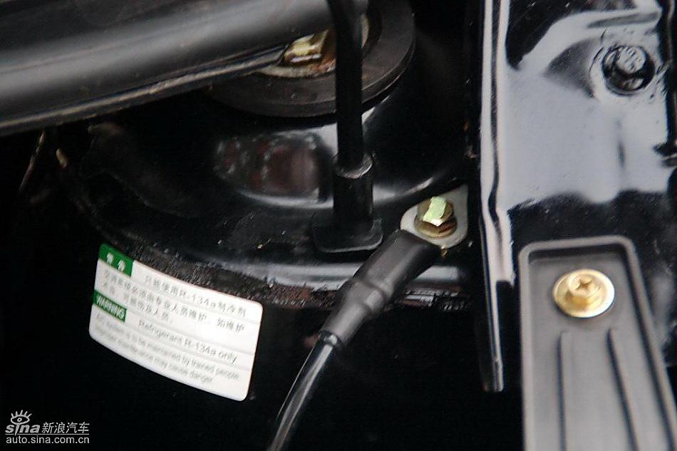 比亚迪F0到店实拍与街头实拍发动机及细节