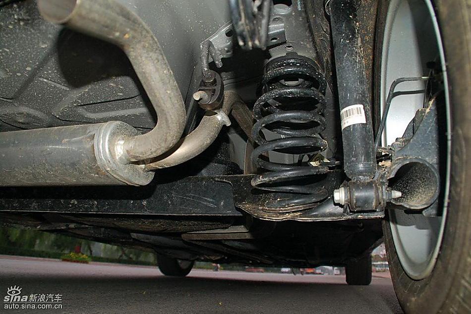 比亚迪F0到店实拍与街头实拍发动机及细节