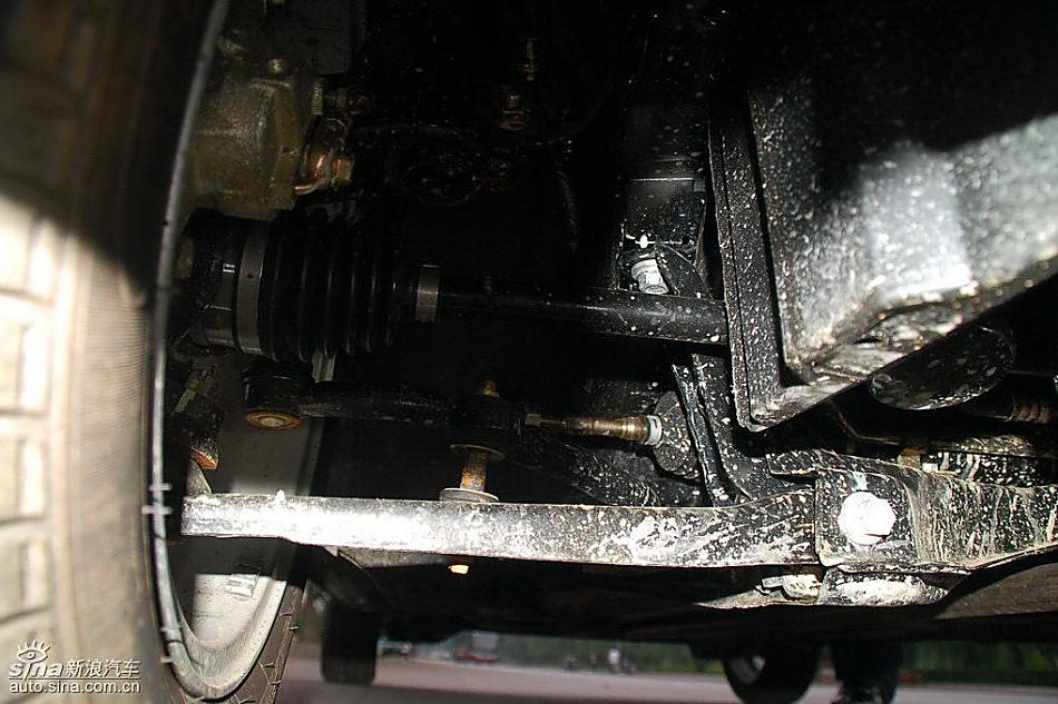 比亚迪F0到店实拍与街头实拍发动机及细节