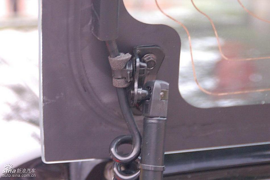 比亚迪F0到店实拍与街头实拍发动机及细节