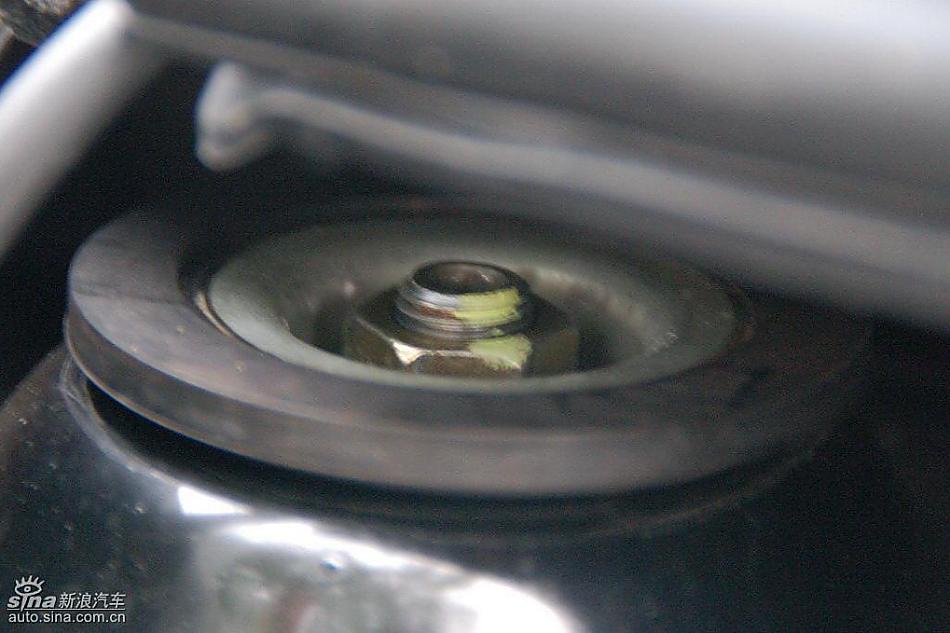 比亚迪F0到店实拍与街头实拍发动机及细节