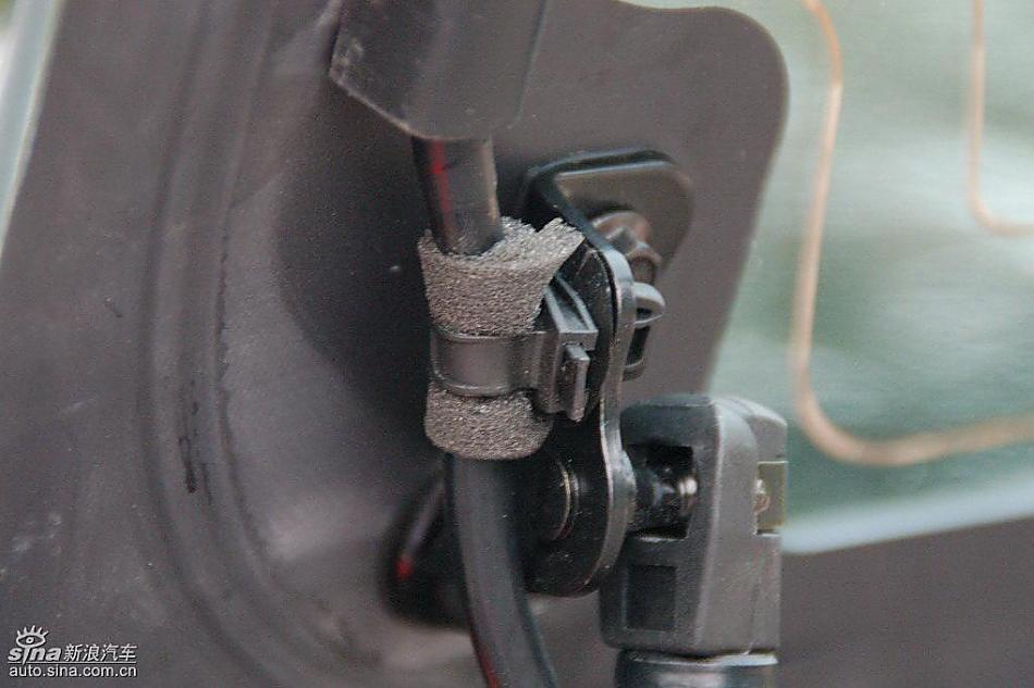 比亚迪F0到店实拍与街头实拍发动机及细节