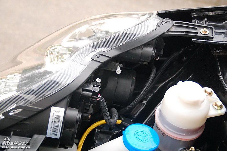 比亚迪F0到店实拍与街头实拍发动机及细节