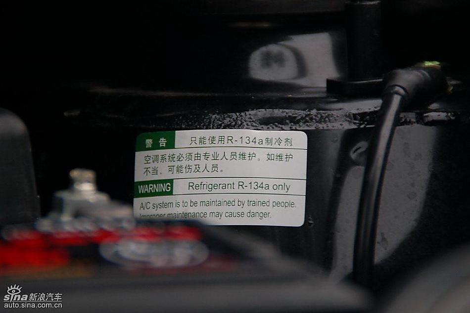 比亚迪F0到店实拍与街头实拍发动机及细节