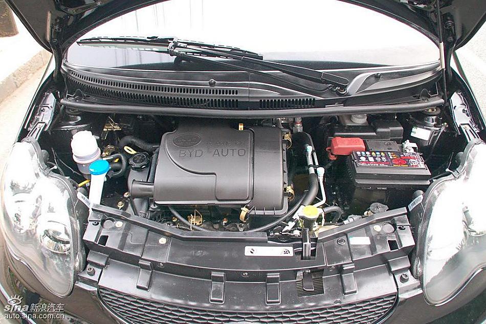 比亚迪F0到店实拍与街头实拍发动机及细节