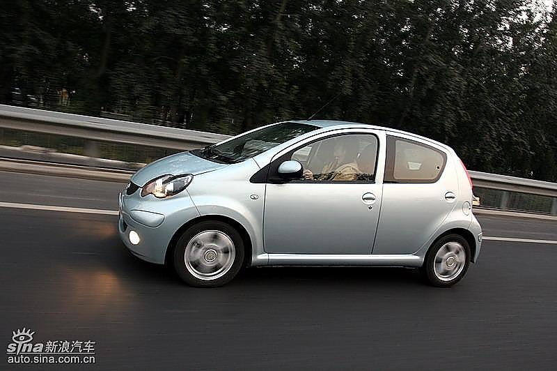 比亚迪F0实拍图--动态