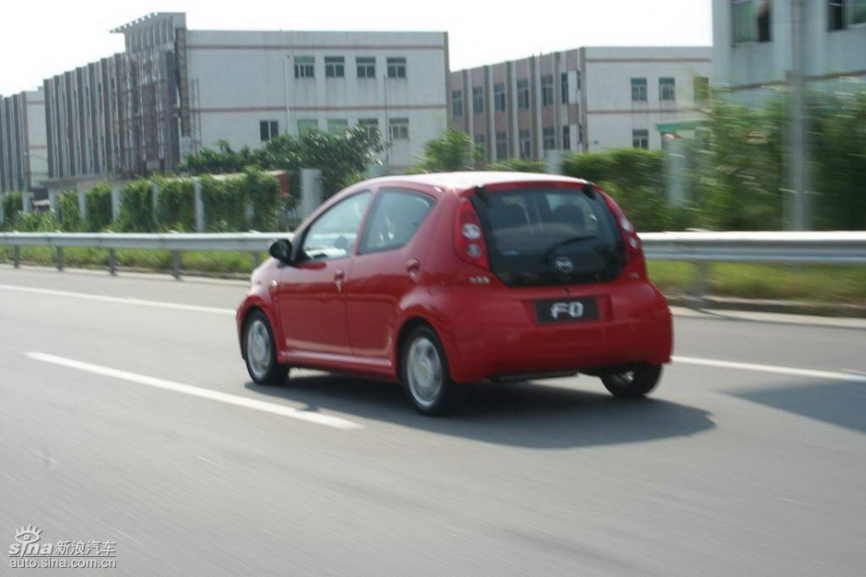 比亚迪F0外观图