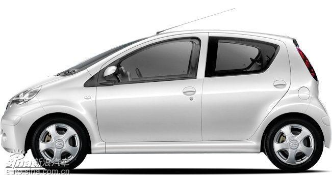 比亚迪F0资料图--天山白