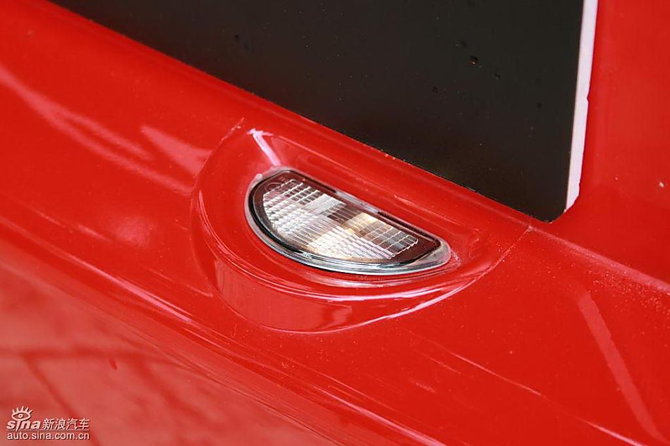 比亚迪F0上市现场外观实拍图