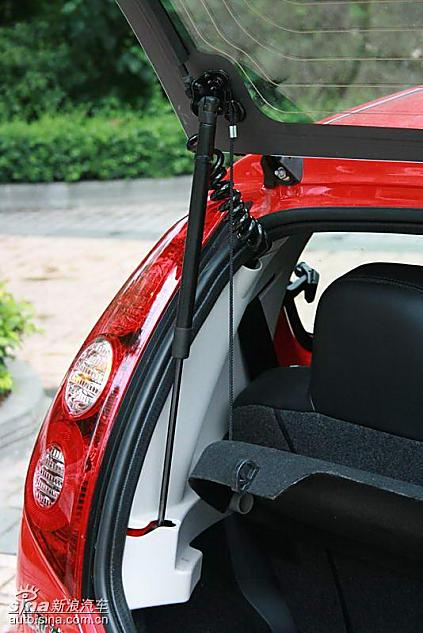 比亚迪F0上市现场内饰实拍图