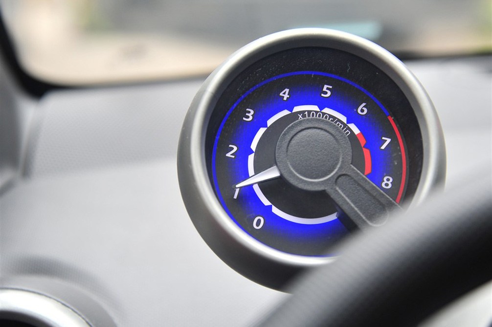 比亚迪F0 2012款 1.0L MT 悦酷型 内饰