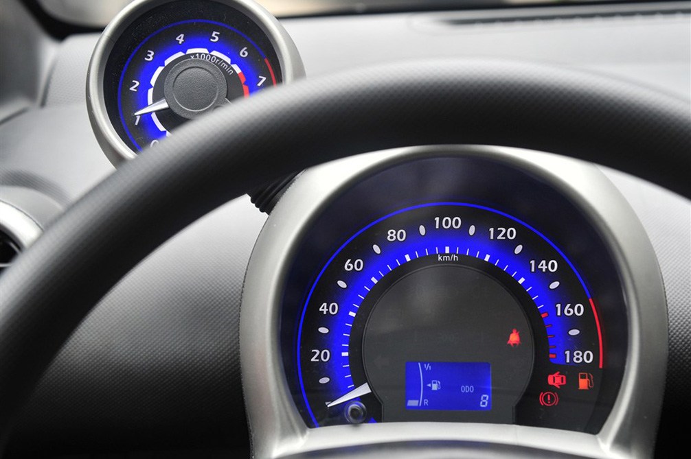 ǵF0 2012 1.0L MT ÿ 