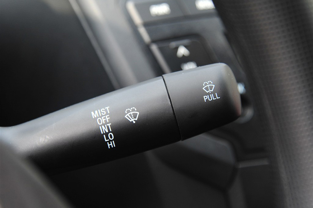 ǵF0 2012 1.0L MT ÿ 