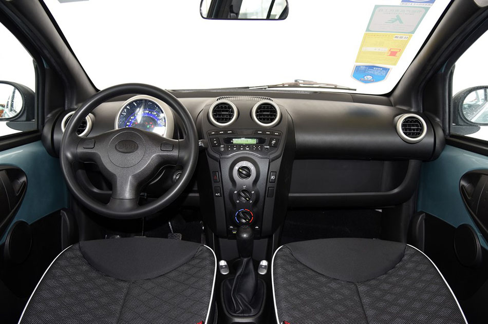 2015款 1.0L 悦酷型 内饰