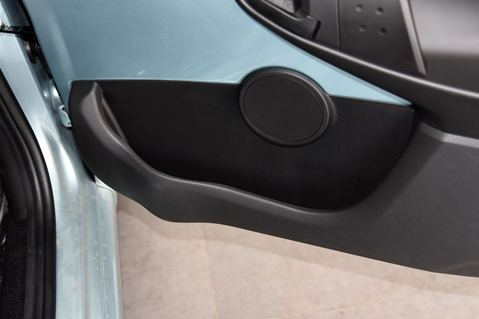 2015款 1.0L 悦酷型 座椅空间