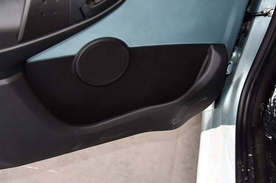 2015款 1.0L 悦酷型 座椅空间