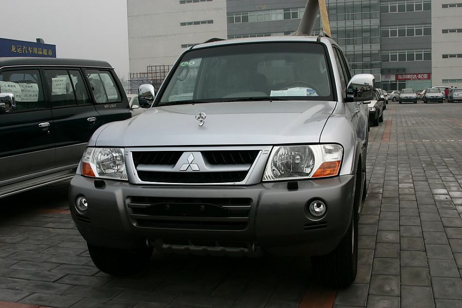 长丰三菱帕杰罗V73外观