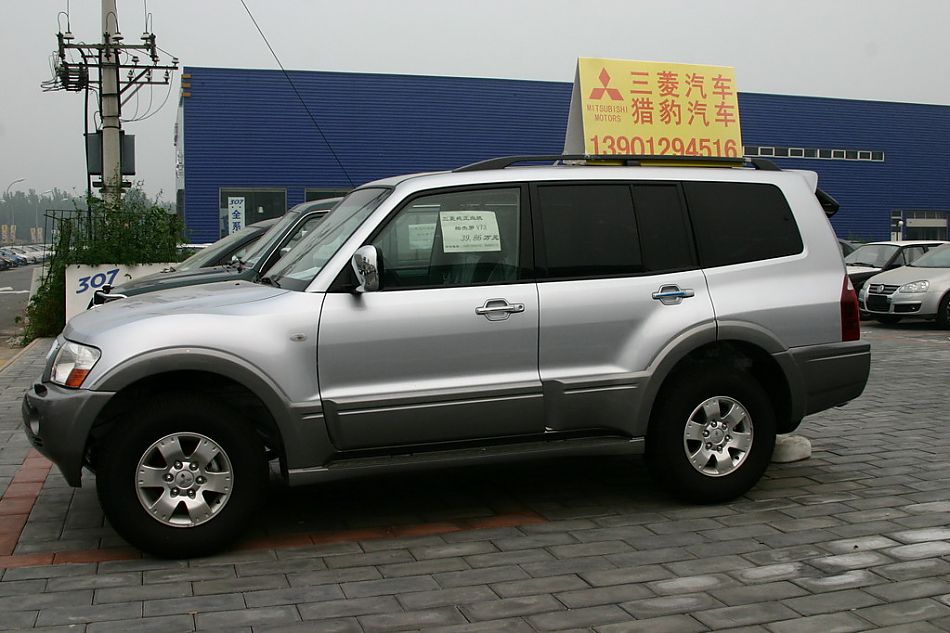 长丰三菱帕杰罗V73外观