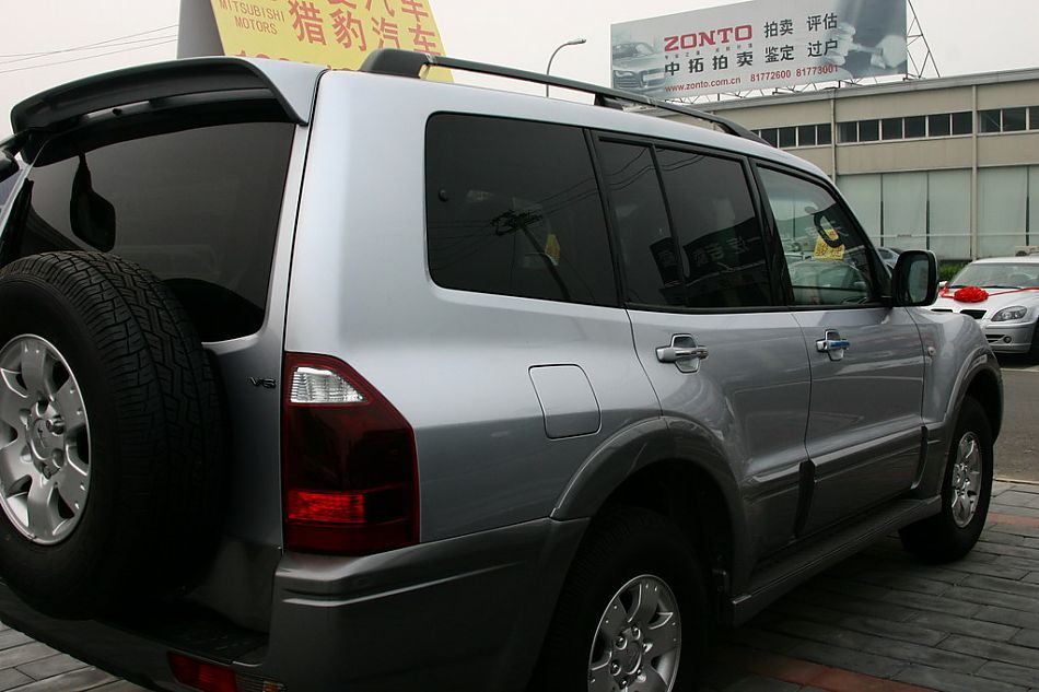 长丰三菱帕杰罗V73外观