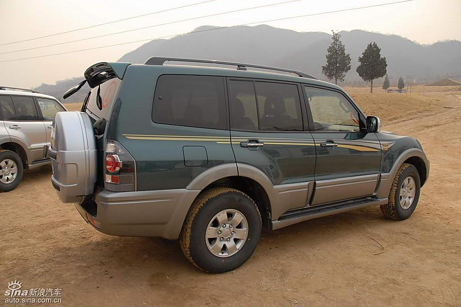 08款长丰三菱帕杰罗外观