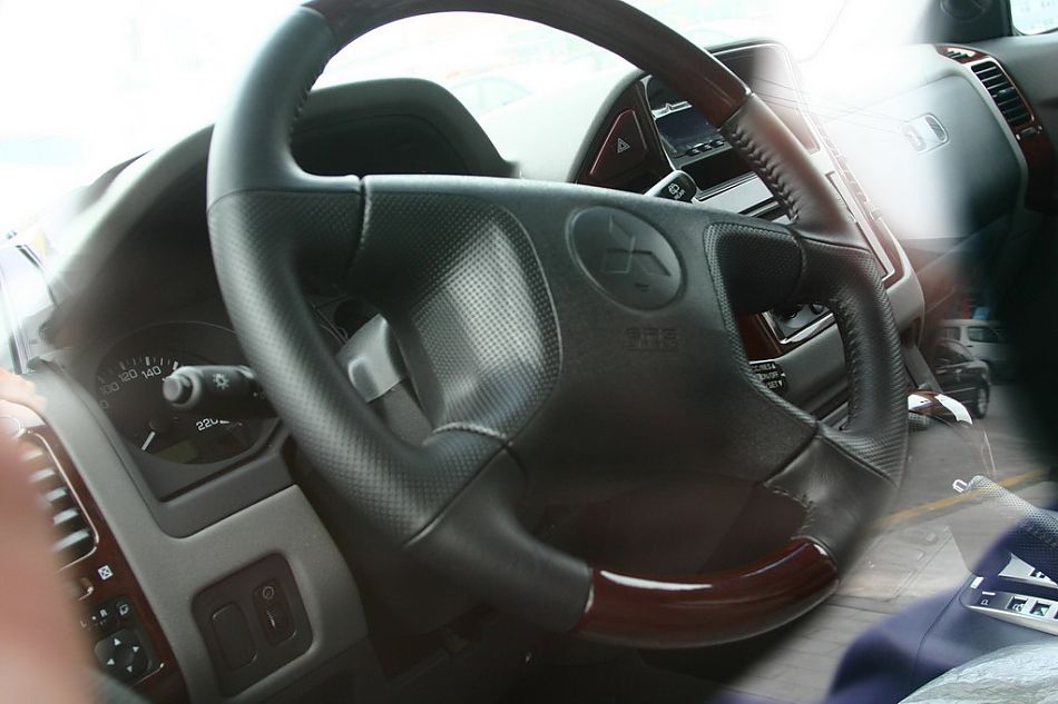 长丰三菱帕杰罗V73内饰