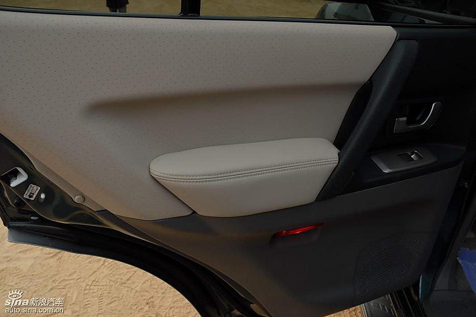 08款长丰三菱帕杰罗内饰