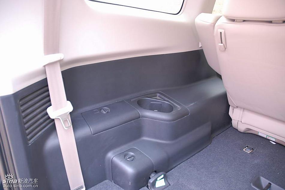 08款长丰三菱帕杰罗内饰