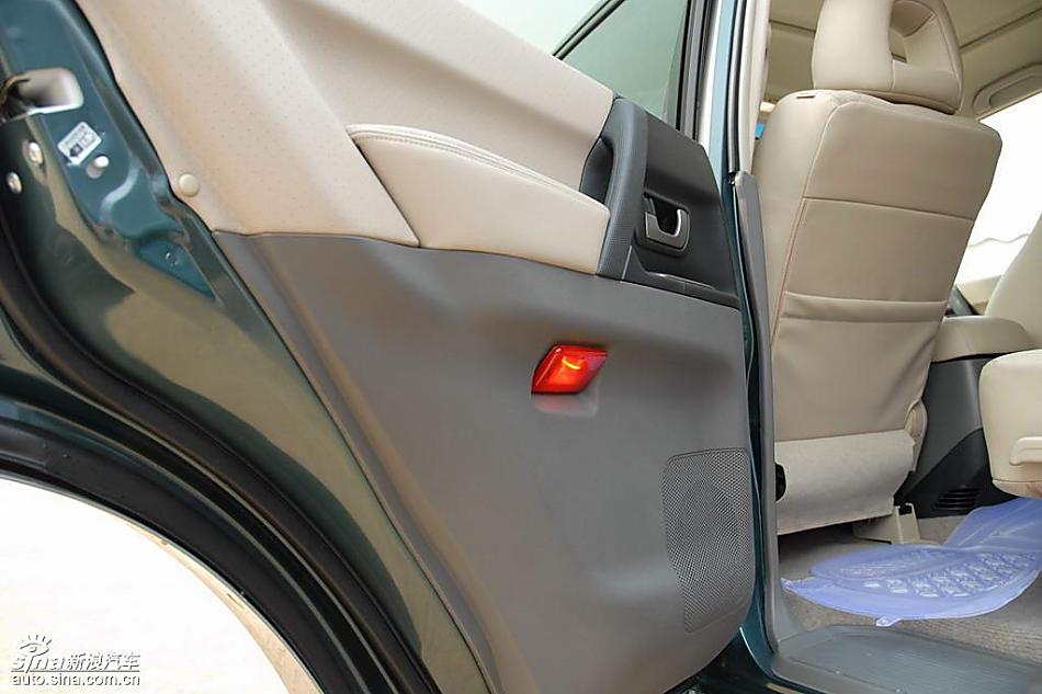 08款长丰三菱帕杰罗内饰