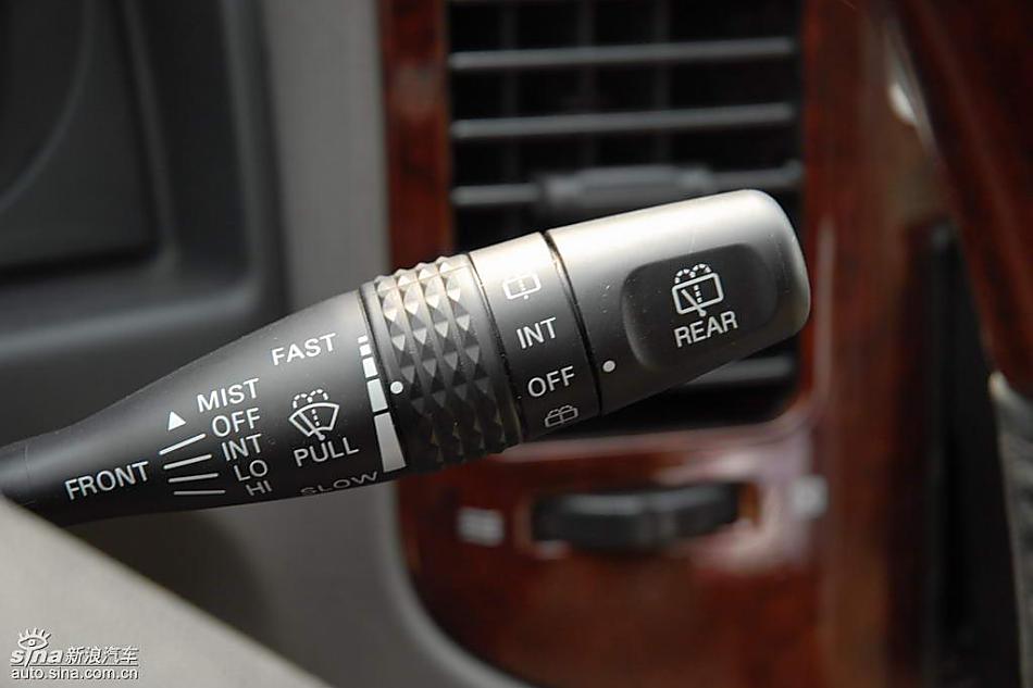 08款长丰三菱帕杰罗内饰