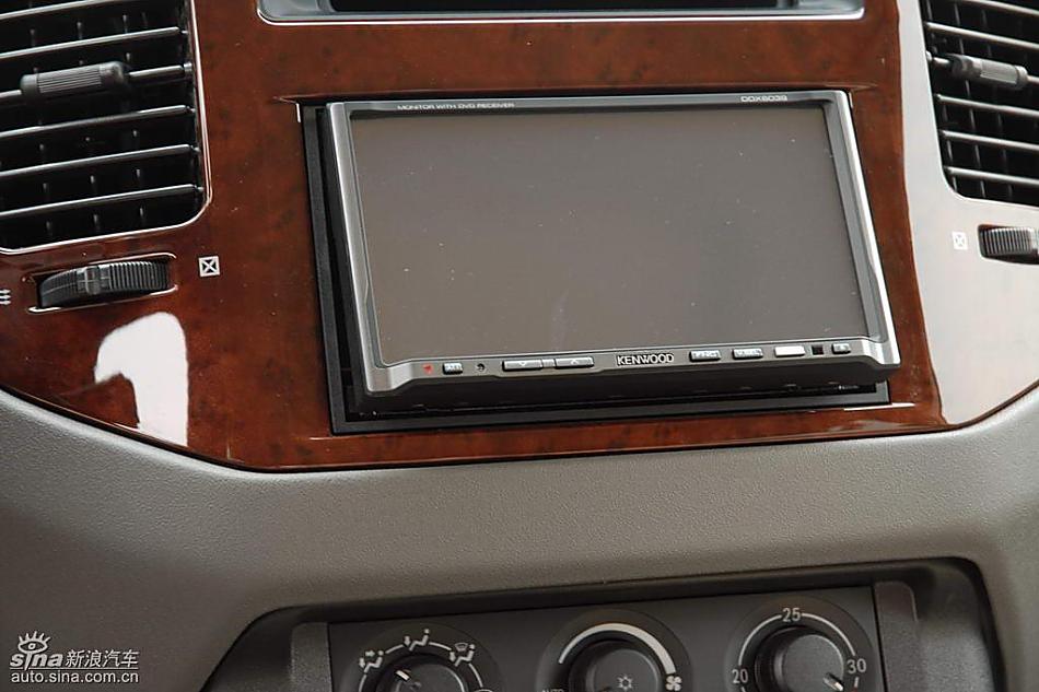 08款长丰三菱帕杰罗内饰