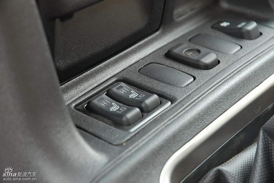 08款长丰三菱帕杰罗内饰