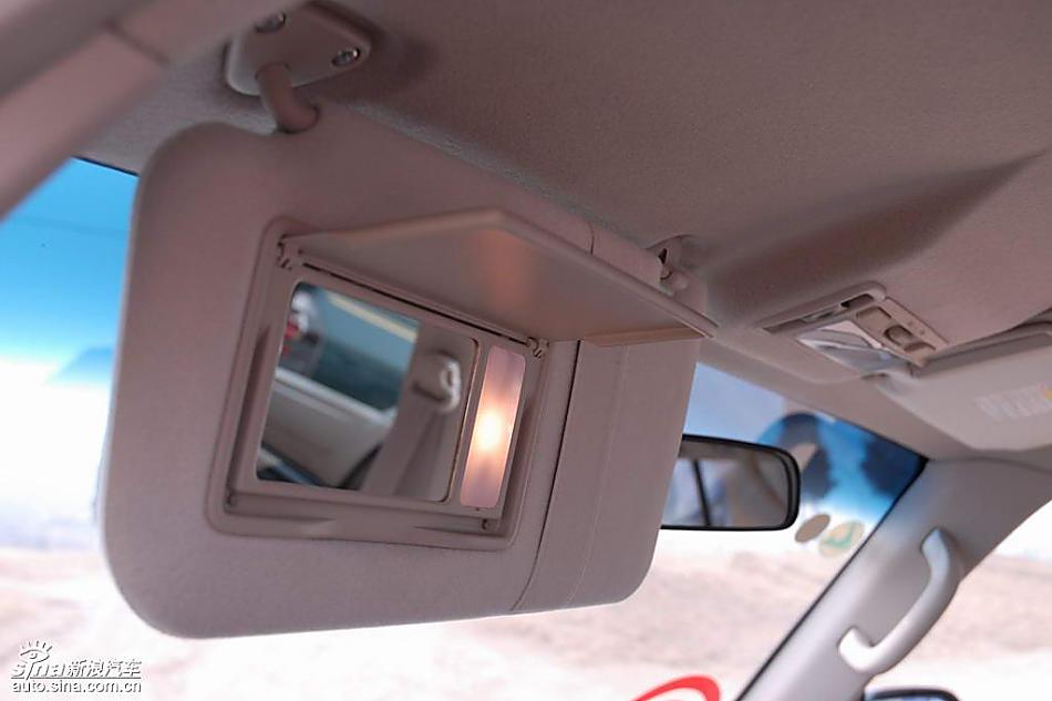 08款长丰三菱帕杰罗内饰
