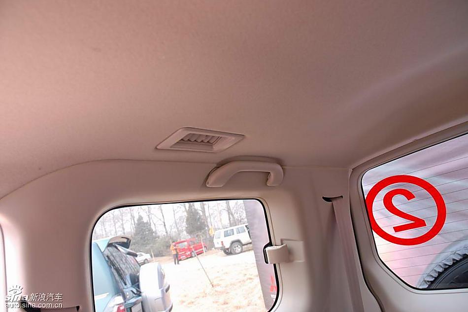 08款长丰三菱帕杰罗内饰