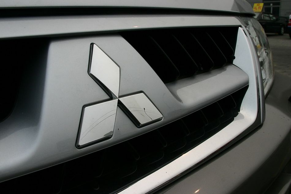 长丰三菱帕杰罗V73外观