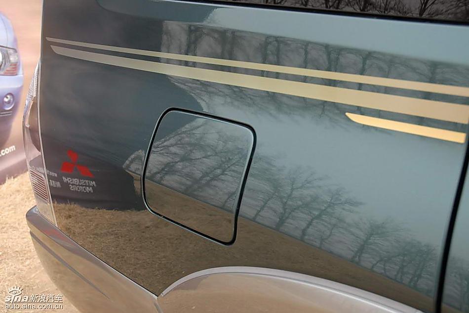 08款长丰三菱帕杰罗外观