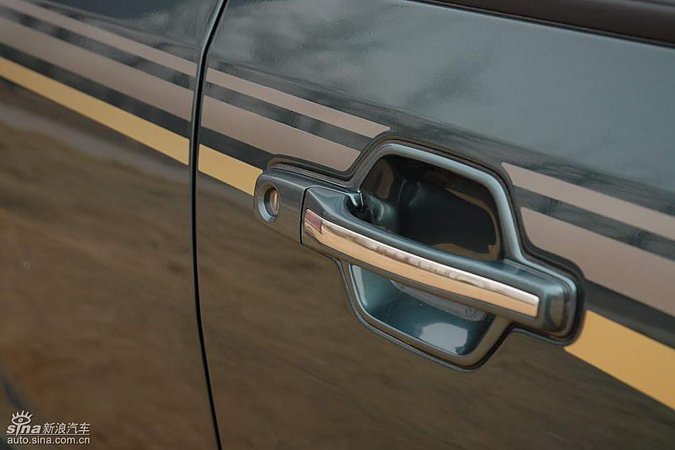 08款长丰三菱帕杰罗外观