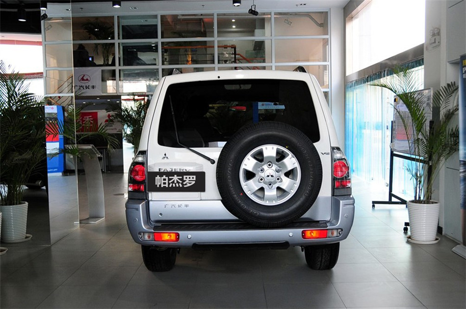 V73 2011款 3.0L AT GLS 外观