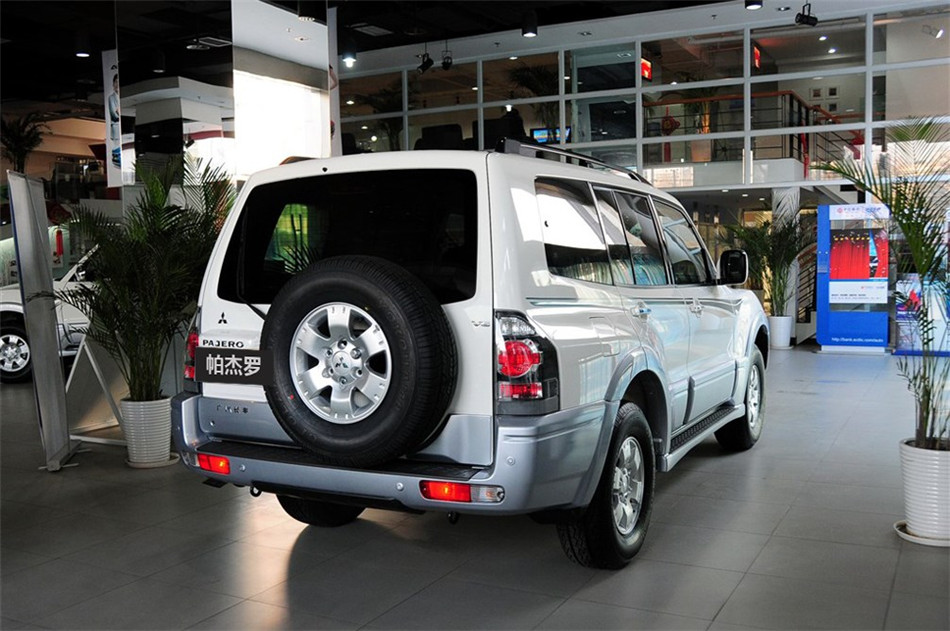 V73 2011款 3.0L AT GLS 外观