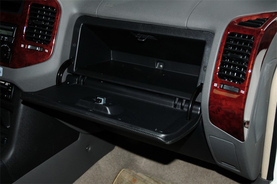 V73 2011款 3.0L AT GLS 内饰