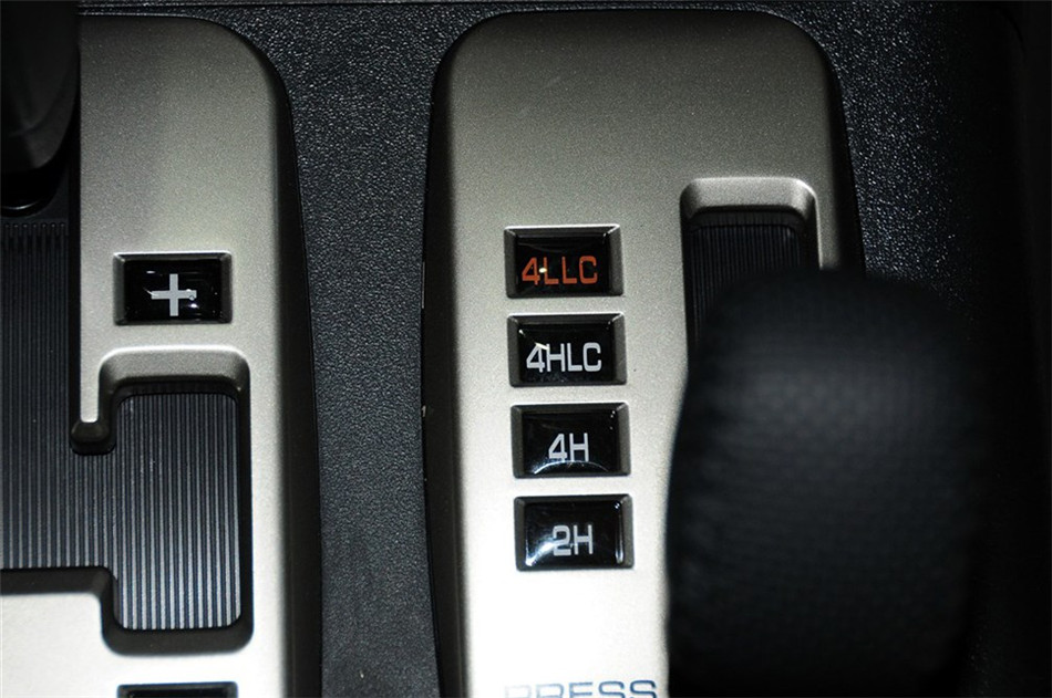 V73 2011款 3.0L AT GLS 内饰