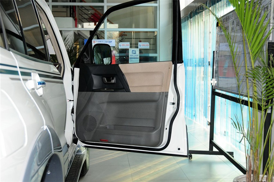 V73 2011 3.0L AT GLS οռ