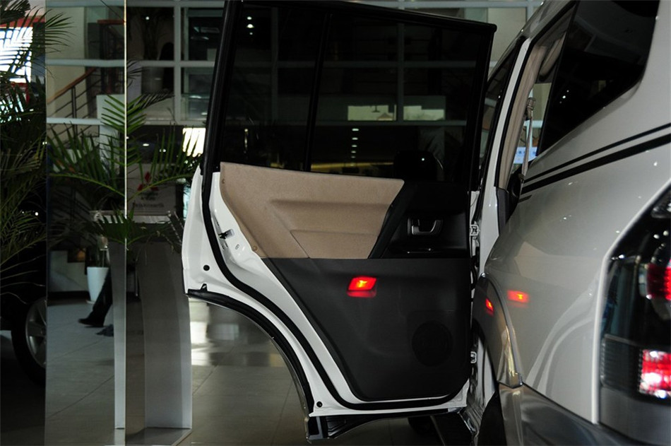 V73 2011 3.0L AT GLS οռ