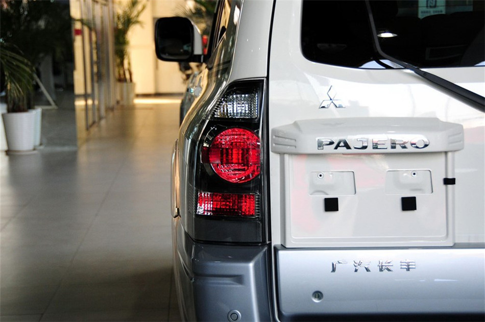 V73 2011 3.0L AT GLS 