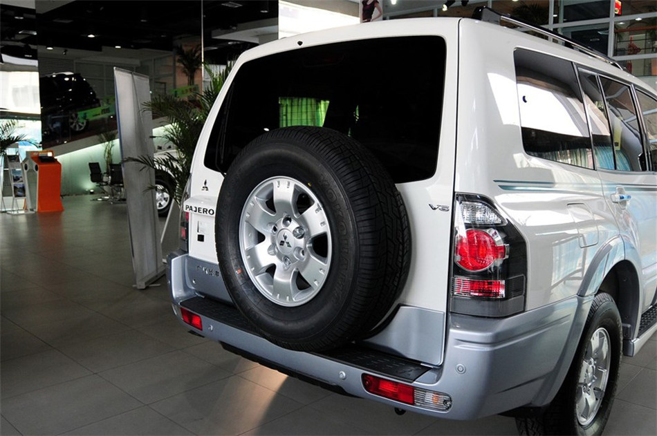 V73 2011 3.0L AT GLS 